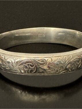 Vintage English Sterling Engraved Hinged Bangle - Birmingham - Hallmarked